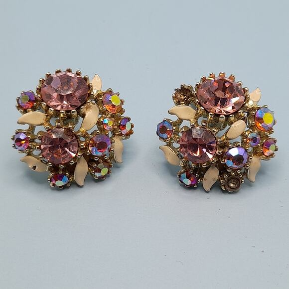 Vintage Arthur Pepper ART Pink Rhinestone Clip Earrings, Aurora Borealis, 1 1/8" - Picture 10 of 10